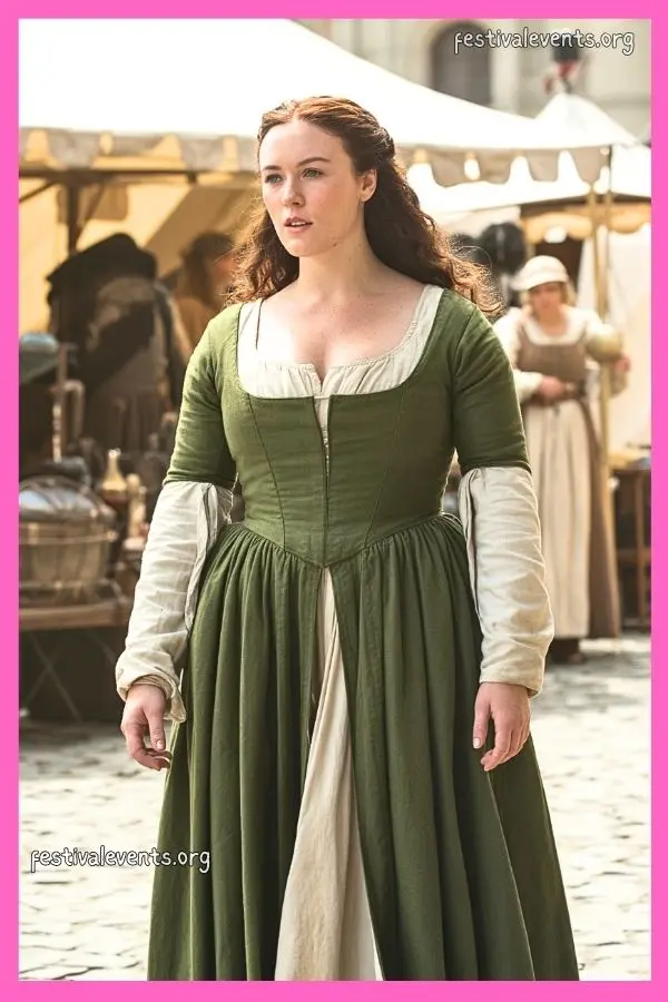 Green medieval dress curvy