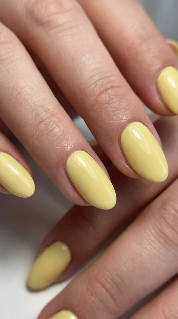 Butter yellow short almond spring nails