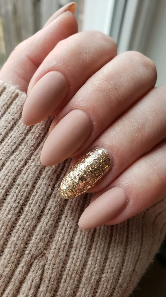gold glitter gel nails